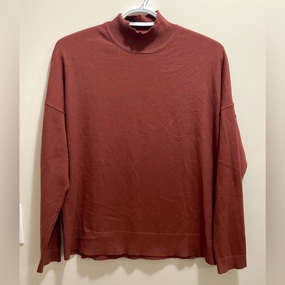 2/$20💕Sweaters 3 size M - Picture 2 of 4